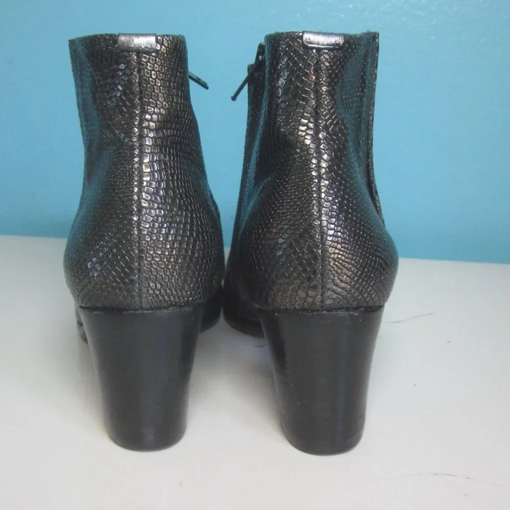 EsseUTEsse Italian Leather Booties Size 36 US 5.5 Metallic Snakeskin Side Zip